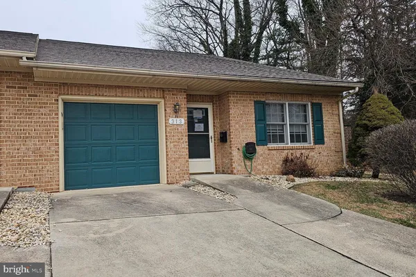 $255,000 | 313 Sunbrook Lane, Unit 95, Hagerstown, MD 21742
