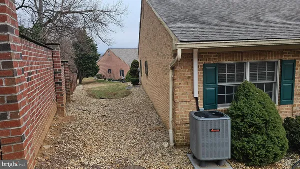 $249,000 | 313 Sunbrook Lane, Unit 95, Hagerstown, MD 21742