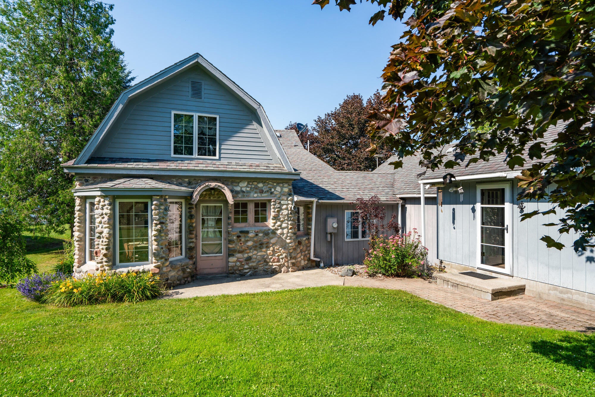 3028 Parrotts Road Indian River, MI 49749 - Photo 2 of 47 Gallery Image 2