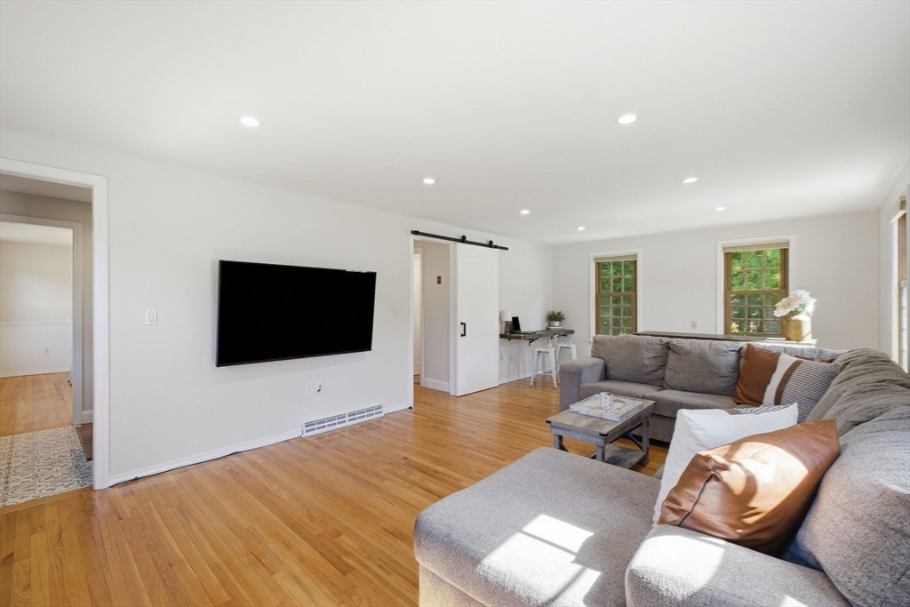 100 Beacon Hill Road West Springfield, MA 01089 - Photo 10 of 24