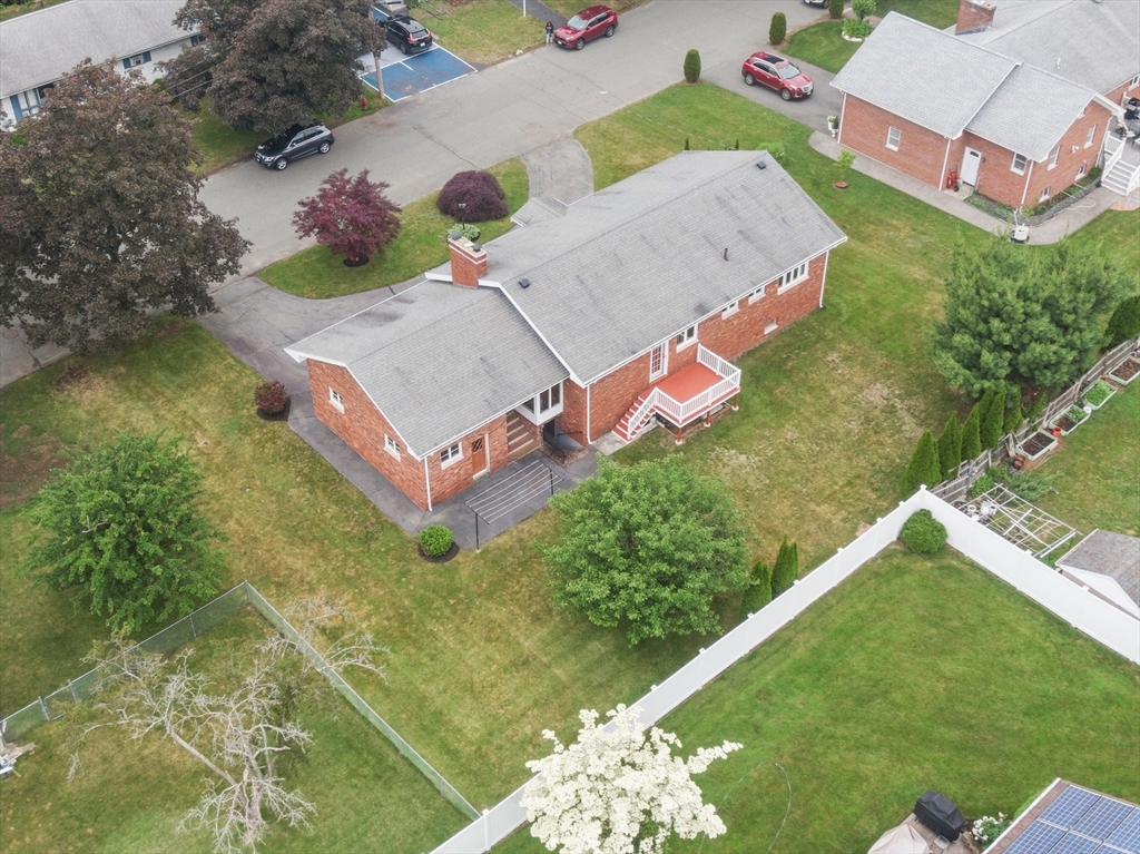 21 Laurine Road Saugus, MA 01906 - Photo 38 of 41 Gallery Image 38