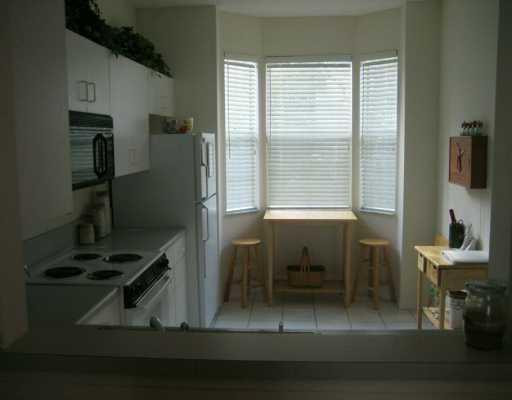 4045 Fern Forest Road Cooper City, FL 33026 - Photo 4 of 8 Kitchen