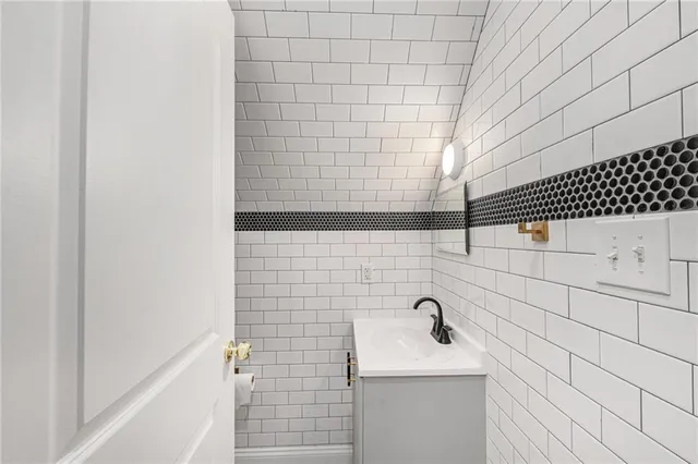 $170,000 | 2330 Mersington Avenue, Kansas City, MO 64127