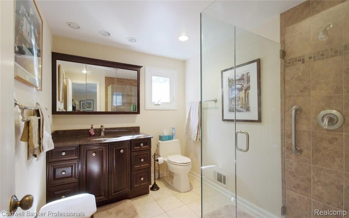 35846 Congress Road Farmington, MI 48335 - Photo 21 of 30 27.jpg