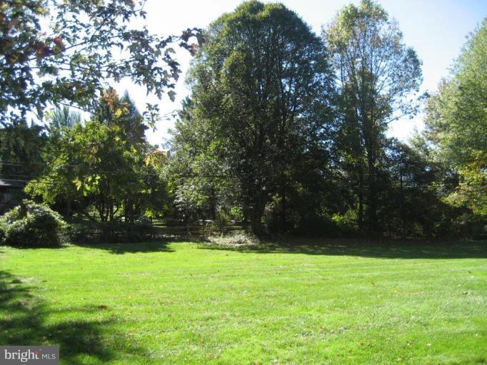 709 Stone Barn Road Towson, MD 21286 - Photo 13 of 23 Tree Lined Back Yard