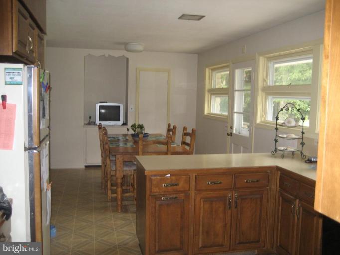 709 Stone Barn Road Towson, MD 21286 - Photo 5 of 23 Dining Area in Kitchen