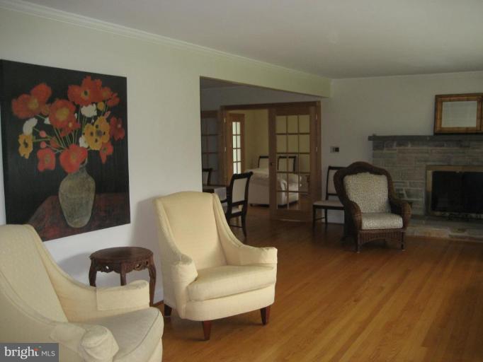 709 Stone Barn Road Towson, MD 21286 - Photo 6 of 23 Living Room
