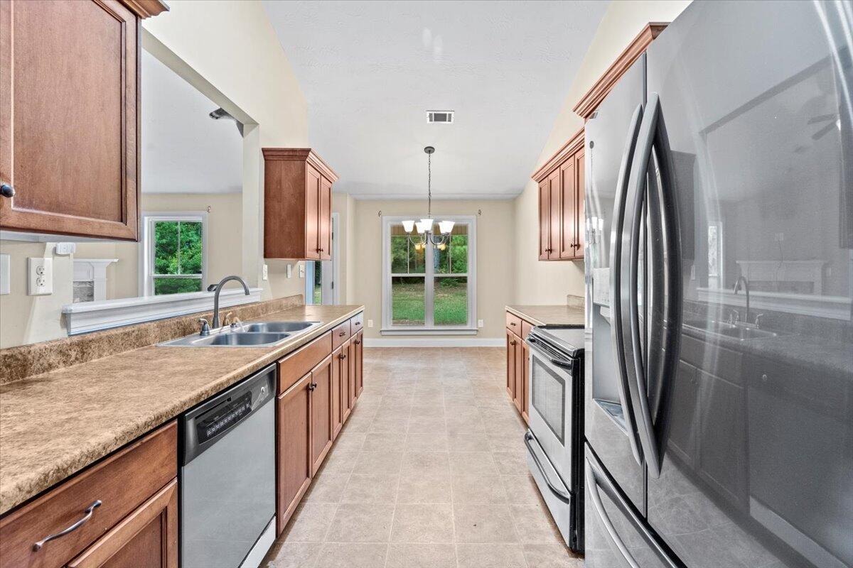 1424 Freeman Harriss Road Harlem, GA 30814 - Photo 11 of 28 11-Kitchen
