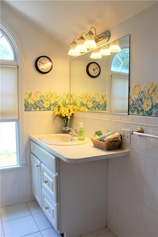 250 Abbott Run Valley Road Cumberland, RI 02864 - Photo 21 of 30 Gallery Image 21