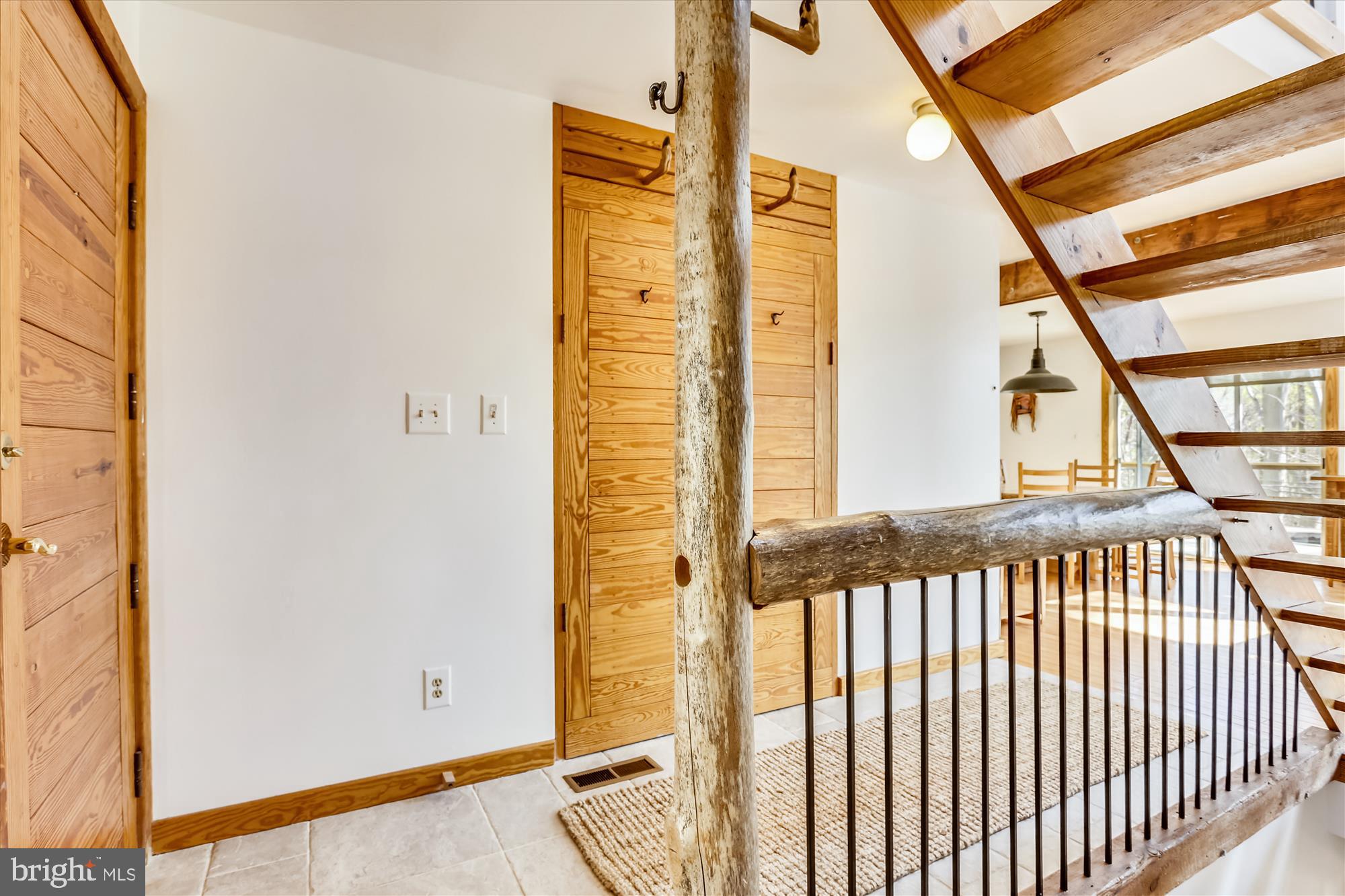 6840 Steamboat Landing Road Accokeek, MD 20607 - Photo 40 of 66 Entryway/foyer