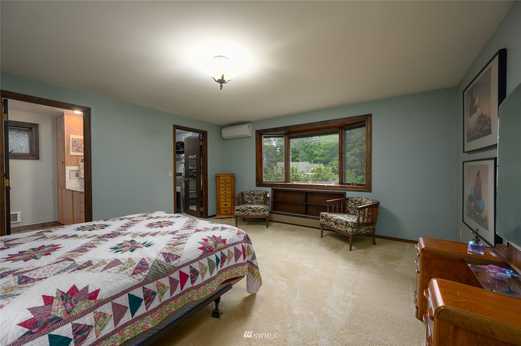 118 Sudden Valley Drive Bellingham, WA 98229 - Photo 13 of 35 a bedroom with a bed and a couch