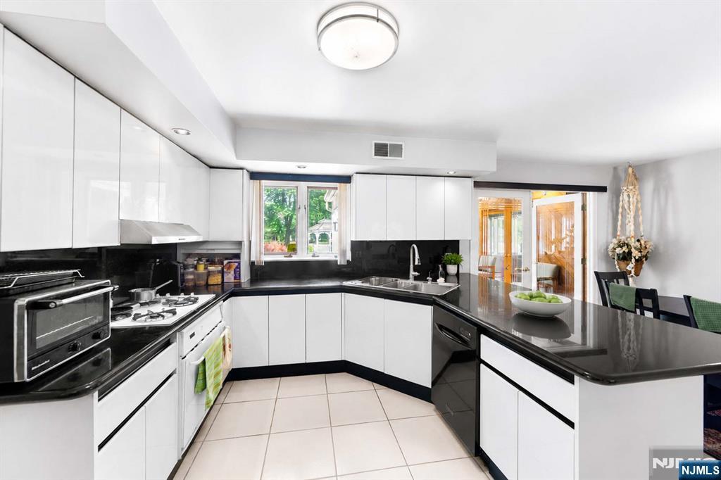 690 Soldier Hill Road Oradell, NJ 07649 - Photo 25 of 50