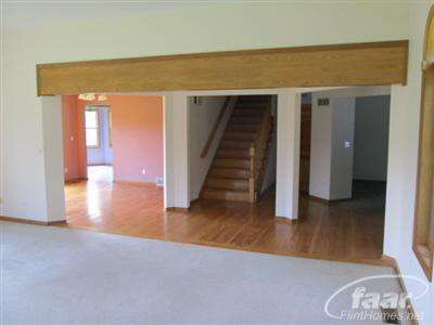 224 Garrison Road Owosso, MI 48867 - Photo 4 of 19 20243296-3.JPG