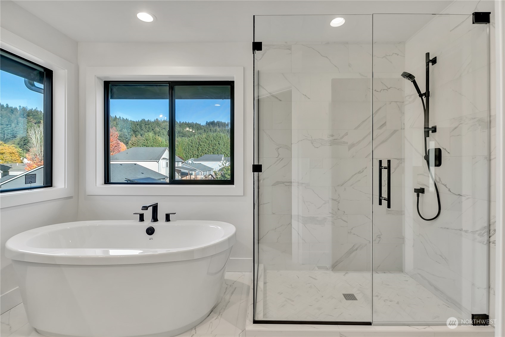 5425 Parker Road East Sumner, WA 98390 - Photo 29 of 40 a bathroom with a shower