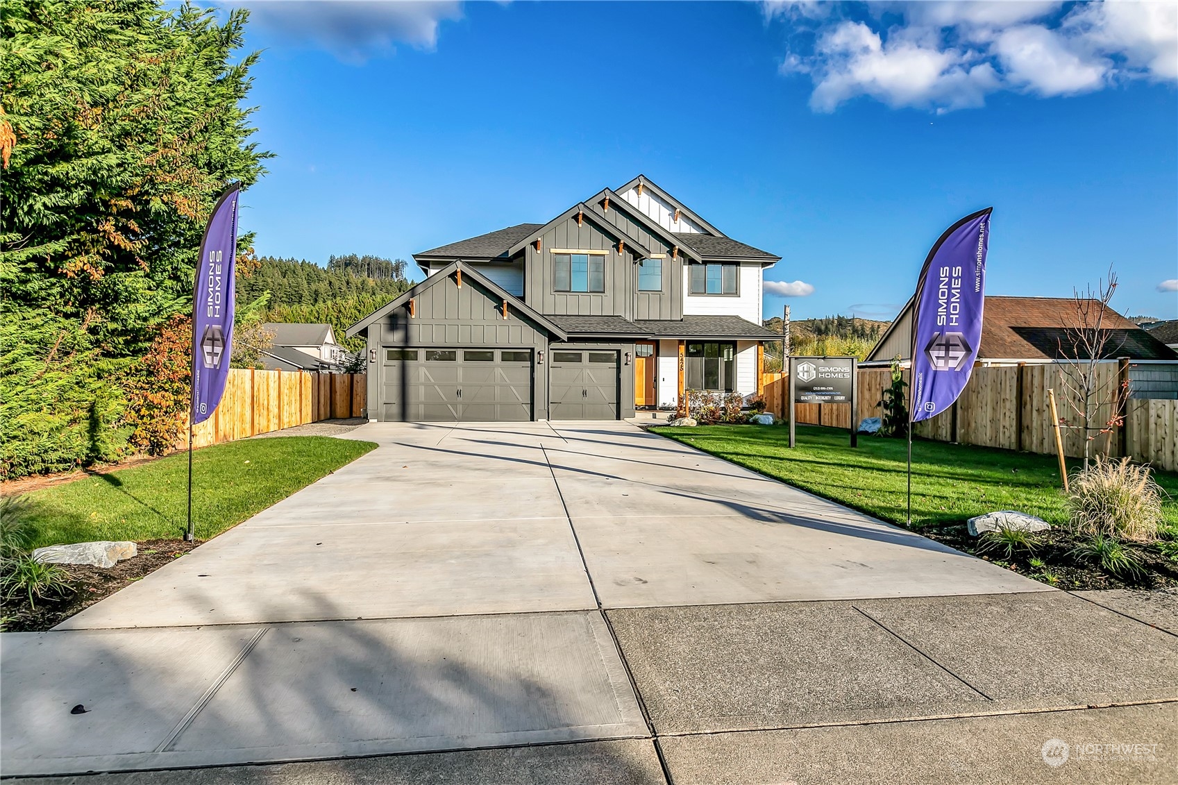 5425 Parker Road East Sumner, WA 98390 - Photo 4 of 40 a front view of a house with a yard