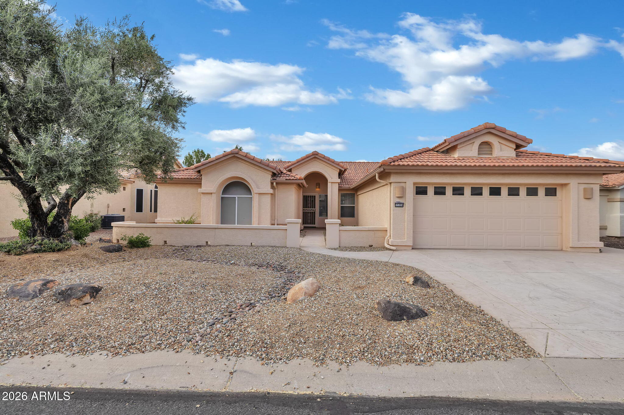 15324 Piccadilly Road Goodyear, AZ 85395 - Photo 2 of 30