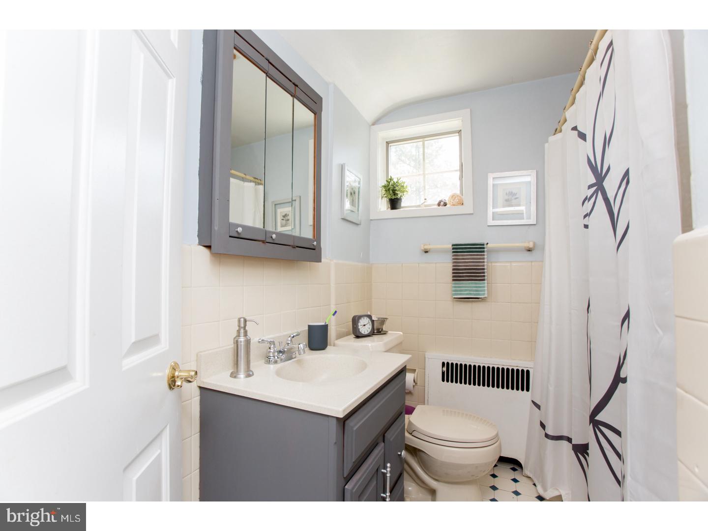 28 Medbury Road Wallingford, PA 19086 - Photo 20 of 25 Bathroom