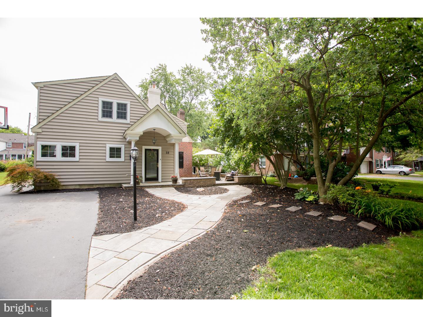 28 Medbury Road Wallingford, PA 19086 - Photo 2 of 25 Exterior Front