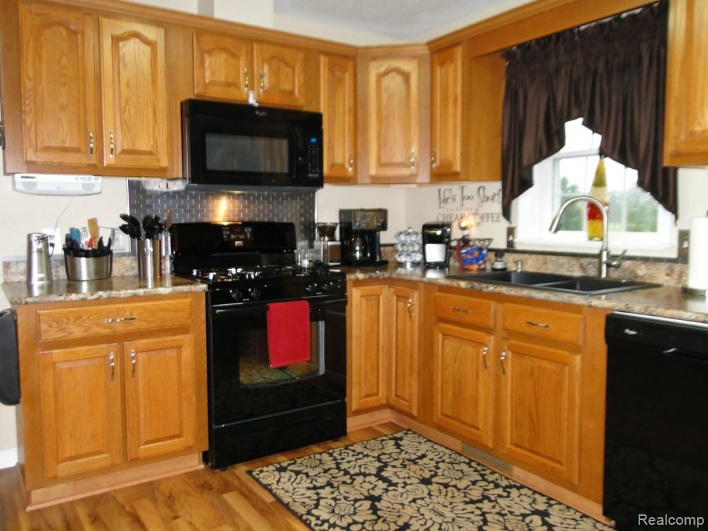 2570 Daley Road Lapeer, MI 48446 - Photo 11 of 47 Kitchen