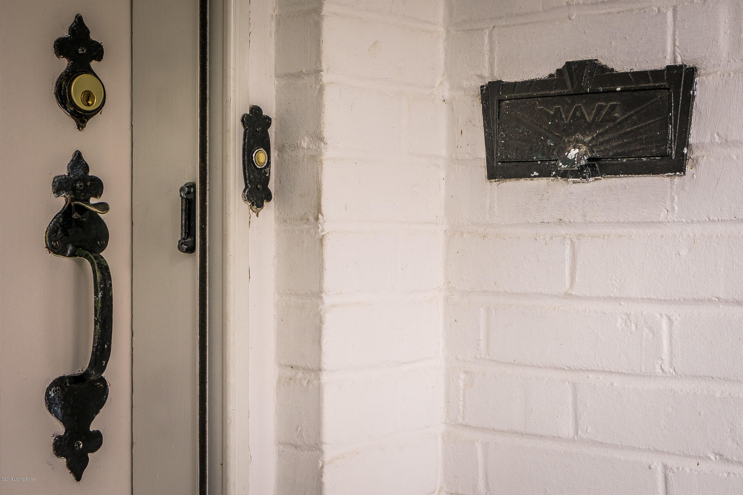 598 Sunset Road Louisville, KY 40206 - Photo 5 of 64 Details...