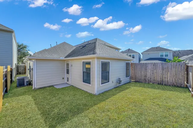 $1,900 | 29717 Buffalo Canyon Drive, Spring, TX 77386