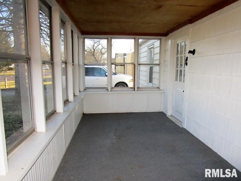 3013 North Mission Road Peoria, IL 61604 - Photo 5 of 12 Gallery Image 5