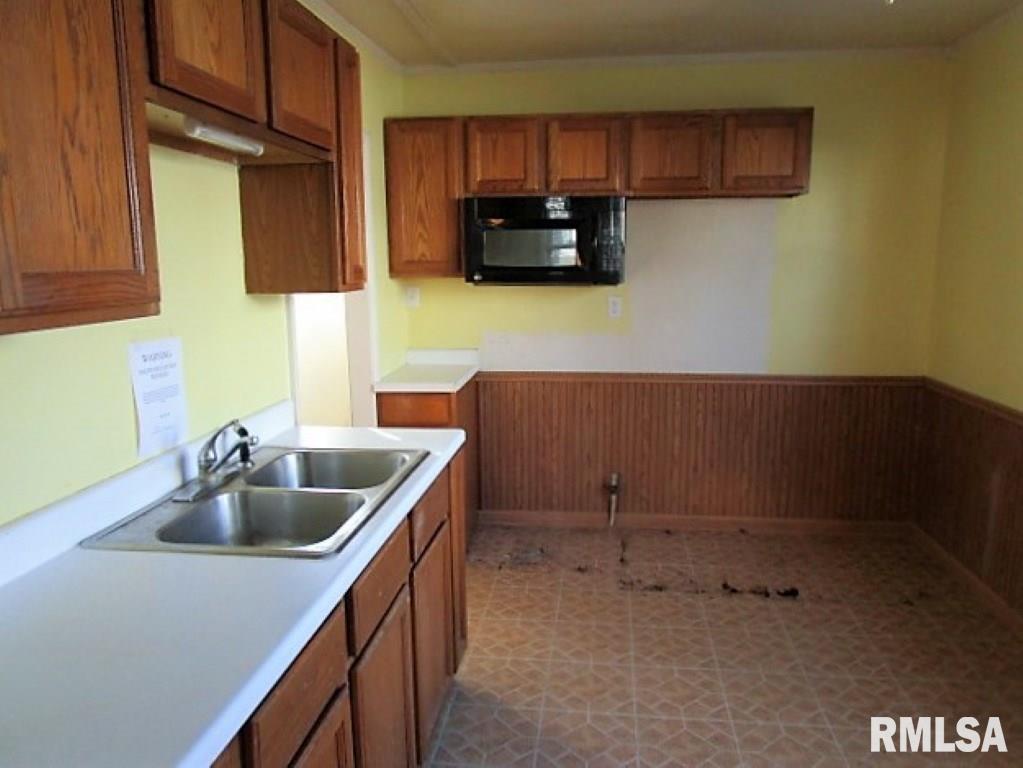 3013 North Mission Road Peoria, IL 61604 - Photo 8 of 12 Gallery Image 8