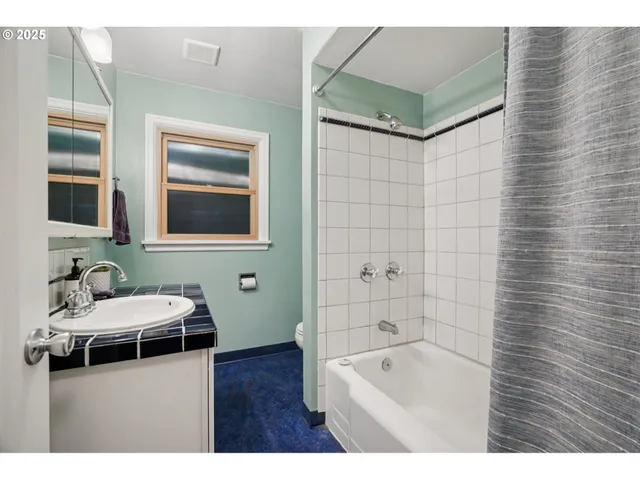 $649,990 | 3286 Northeast Holman Street, Portland, OR 97211