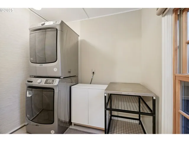 $649,990 | 3286 Northeast Holman Street, Portland, OR 97211