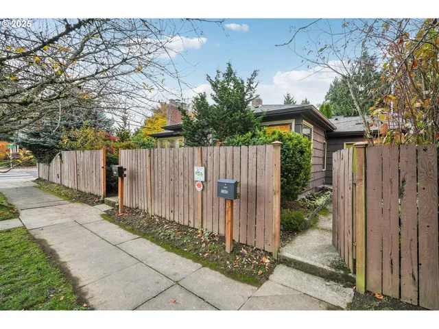 $649,990 | 3286 Northeast Holman Street, Portland, OR 97211