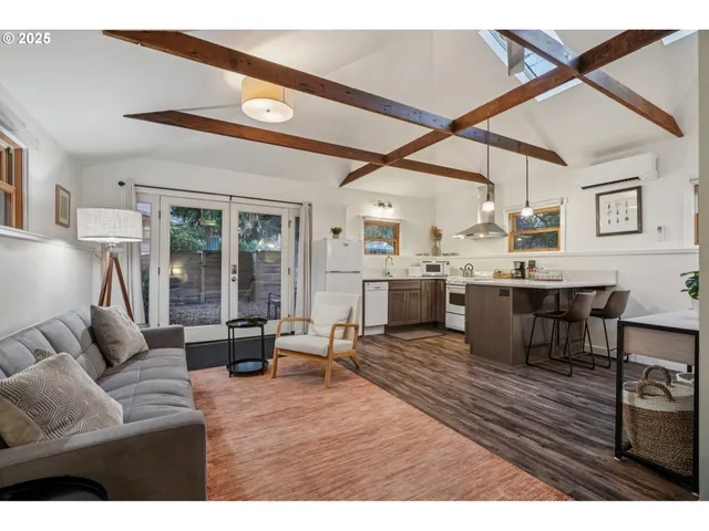 $649,990 | 3286 Northeast Holman Street, Portland, OR 97211