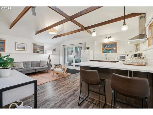 $649,990 | 3286 Northeast Holman Street, Portland, OR 97211