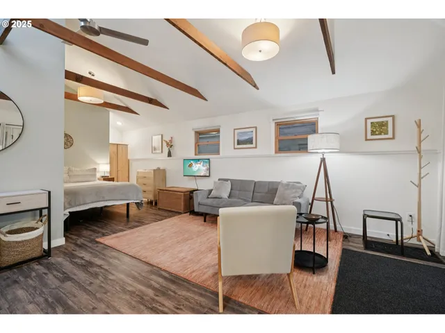 $649,990 | 3286 Northeast Holman Street, Portland, OR 97211