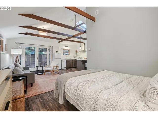 $649,990 | 3286 Northeast Holman Street, Portland, OR 97211