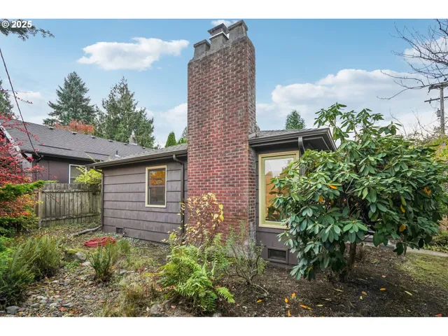 $649,990 | 3286 Northeast Holman Street, Portland, OR 97211