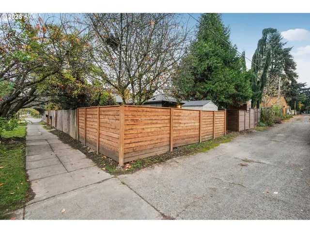 $649,990 | 3286 Northeast Holman Street, Portland, OR 97211