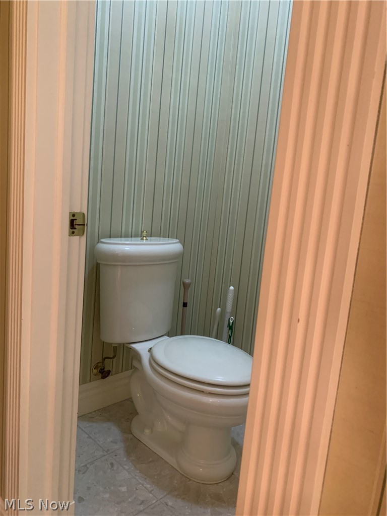 521 Hasbrock Road Norwalk, OH 44857 - Photo 27 of 50 Master Bath Private Toliet Room
