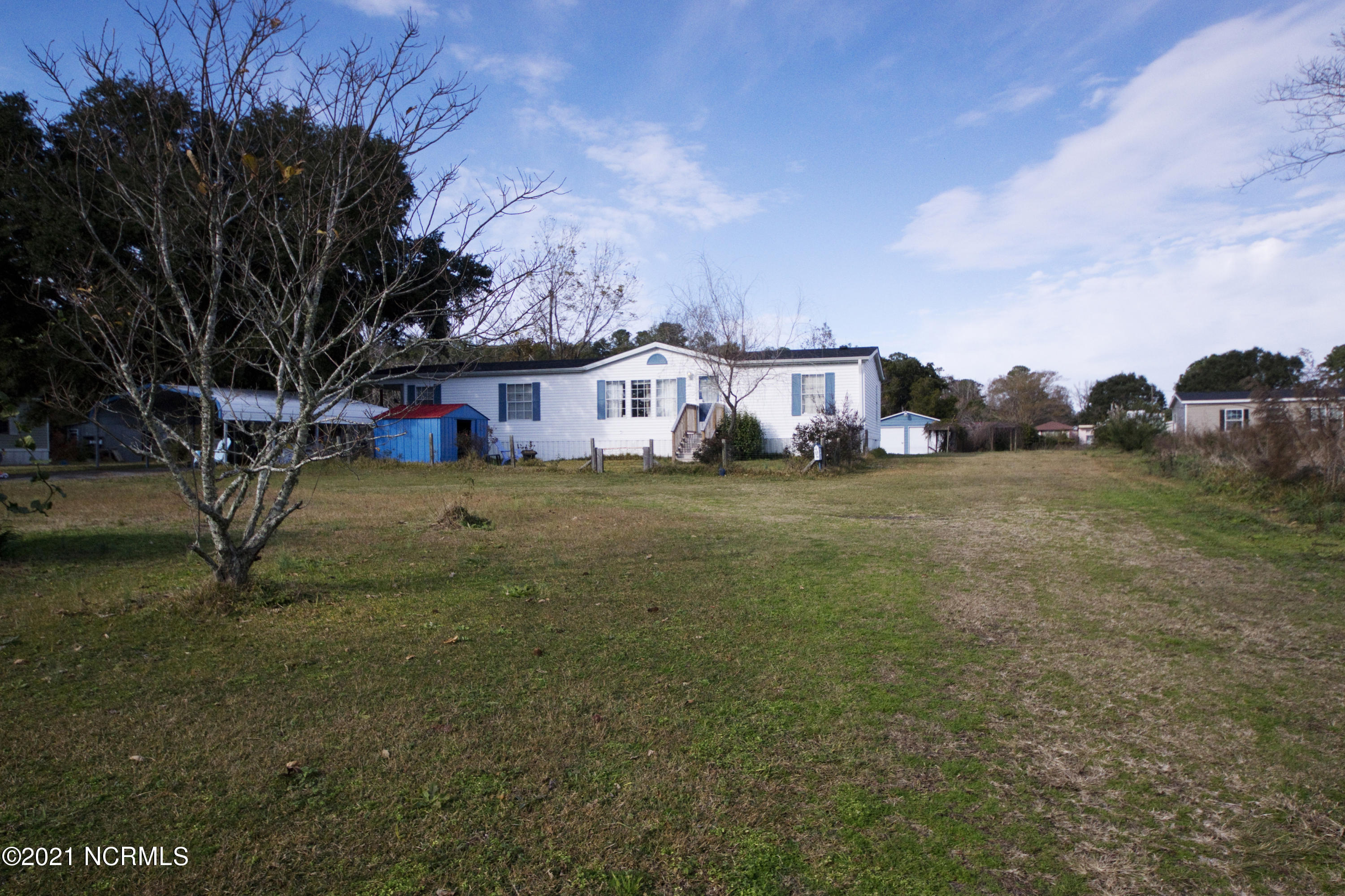 241 Shore Road Newport, NC 28570 - Photo 8 of 36 DSC05328