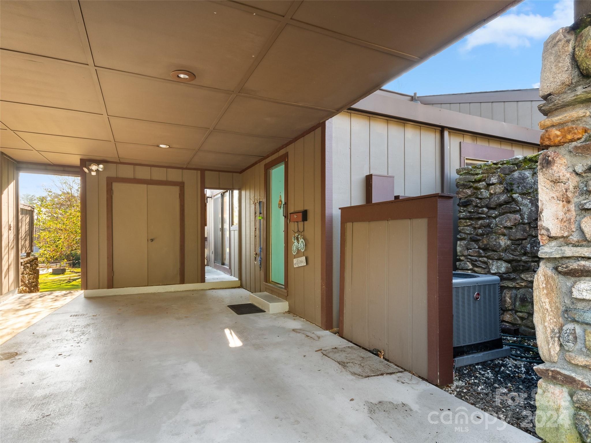 894 Weston Road, Unit 5 Arden, NC 28704 - Photo 6 of 38