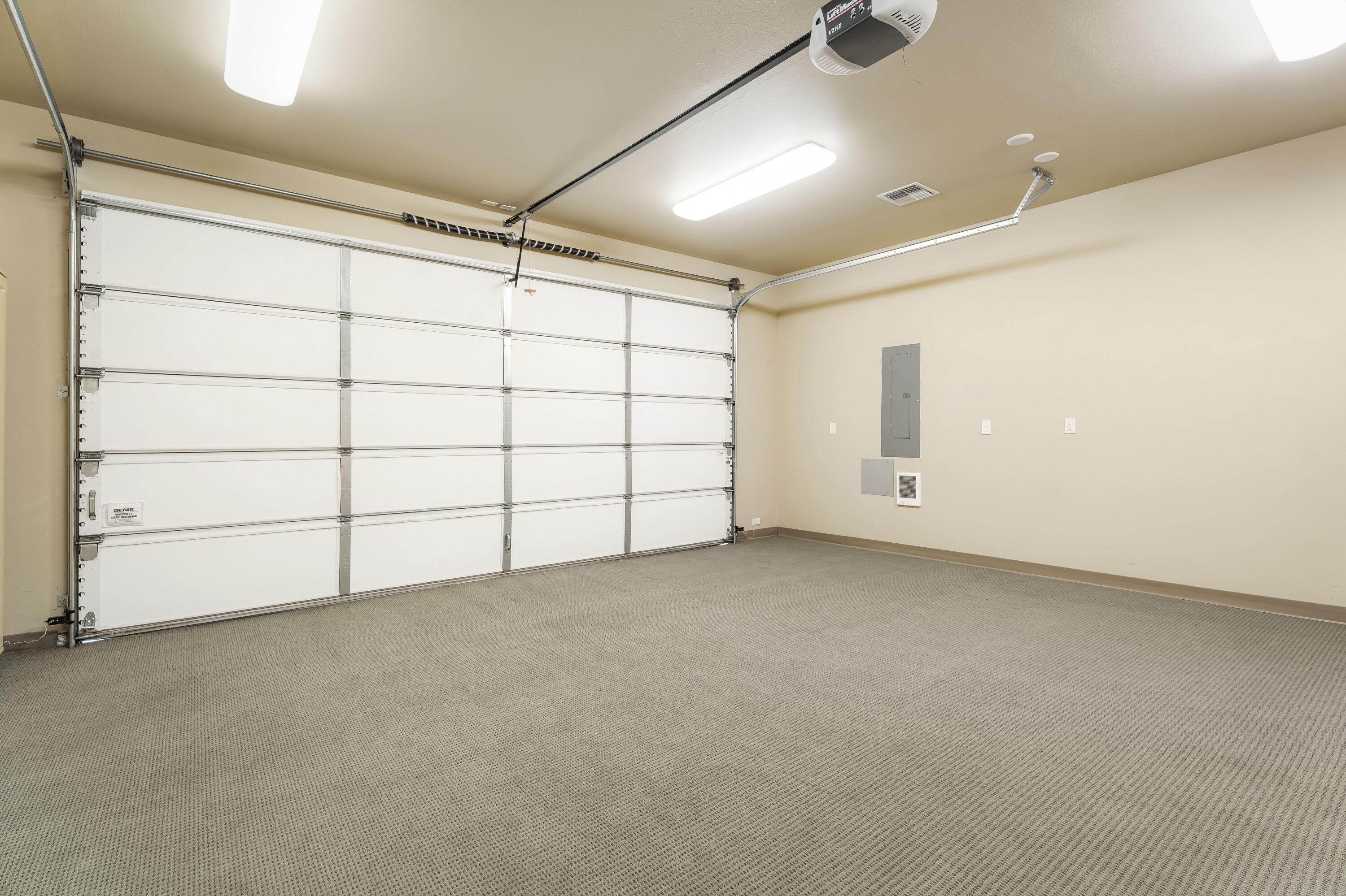 784 Ribbon Falls Road Redmond, OR 97756 - Photo 44 of 79 a view of a garage