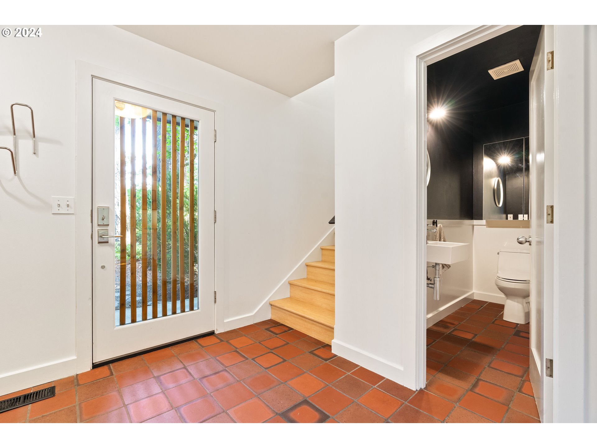 3818 Southwest Spring Garden Street Portland, OR 97219 - Photo 20 of 47 Gallery Image 20