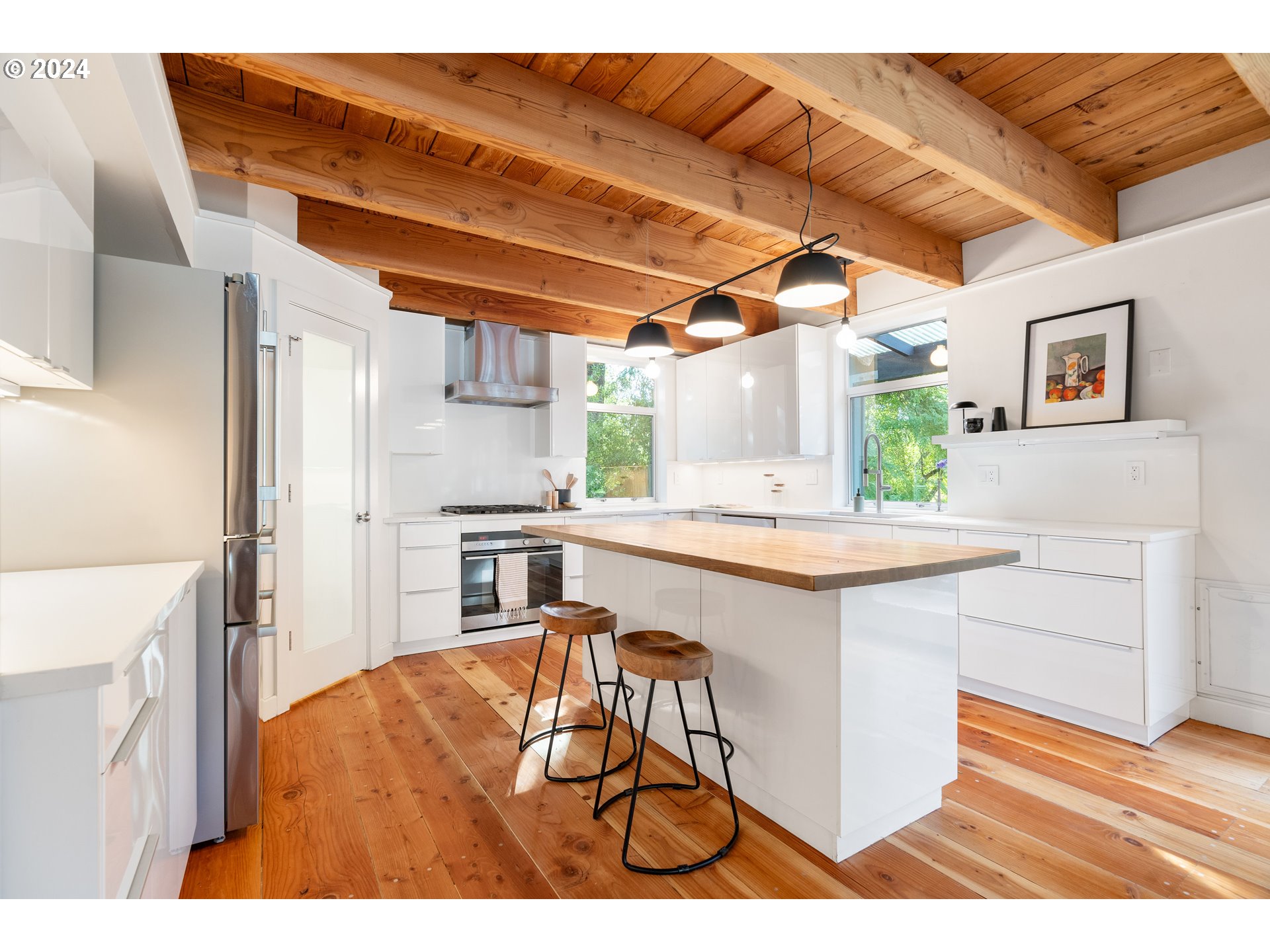 3818 Southwest Spring Garden Street Portland, OR 97219 - Photo 4 of 47 Gallery Image 4
