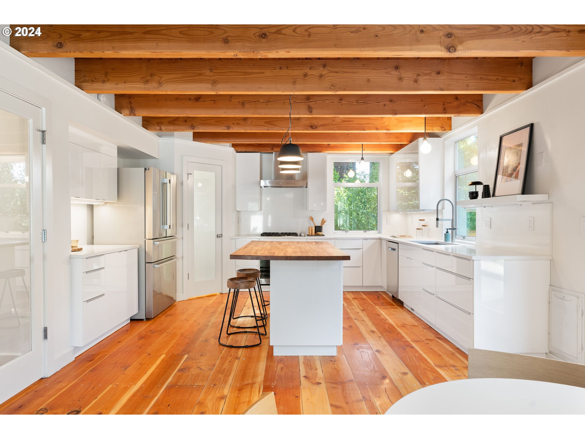 3818 Southwest Spring Garden Street Portland, OR 97219 - Photo 7 of 47 Gallery Image 7