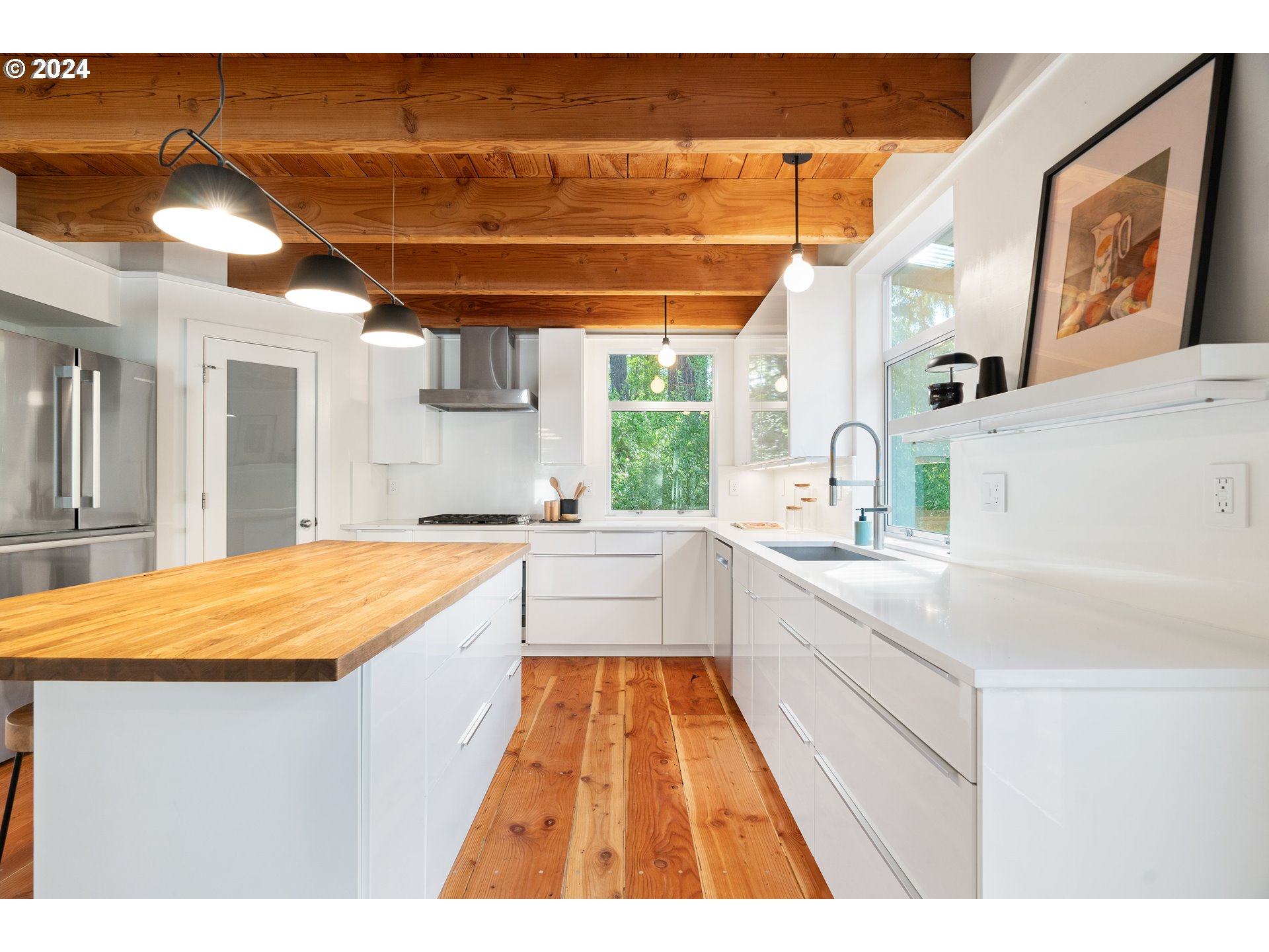3818 Southwest Spring Garden Street Portland, OR 97219 - Photo 8 of 47 Gallery Image 8