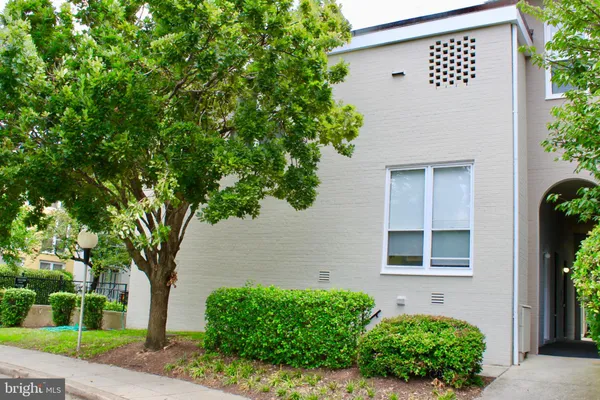 $1,500 | 46 G Street Southwest, Unit B, Washington, DC 20024