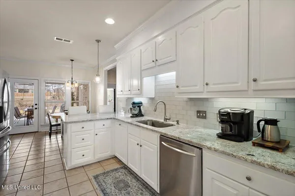 $355,000 | 108 Beaver Bend, Canton, MS 39046