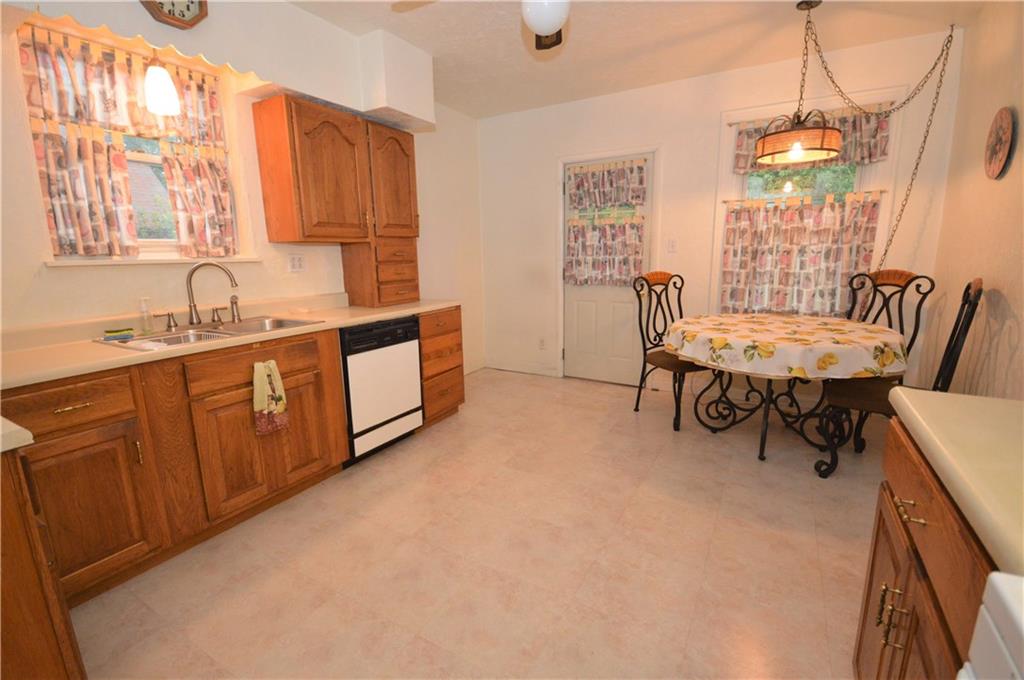 3674 Middletown Road Pittsburgh, PA 15204 - Photo 14 of 25 Gallery Image 14