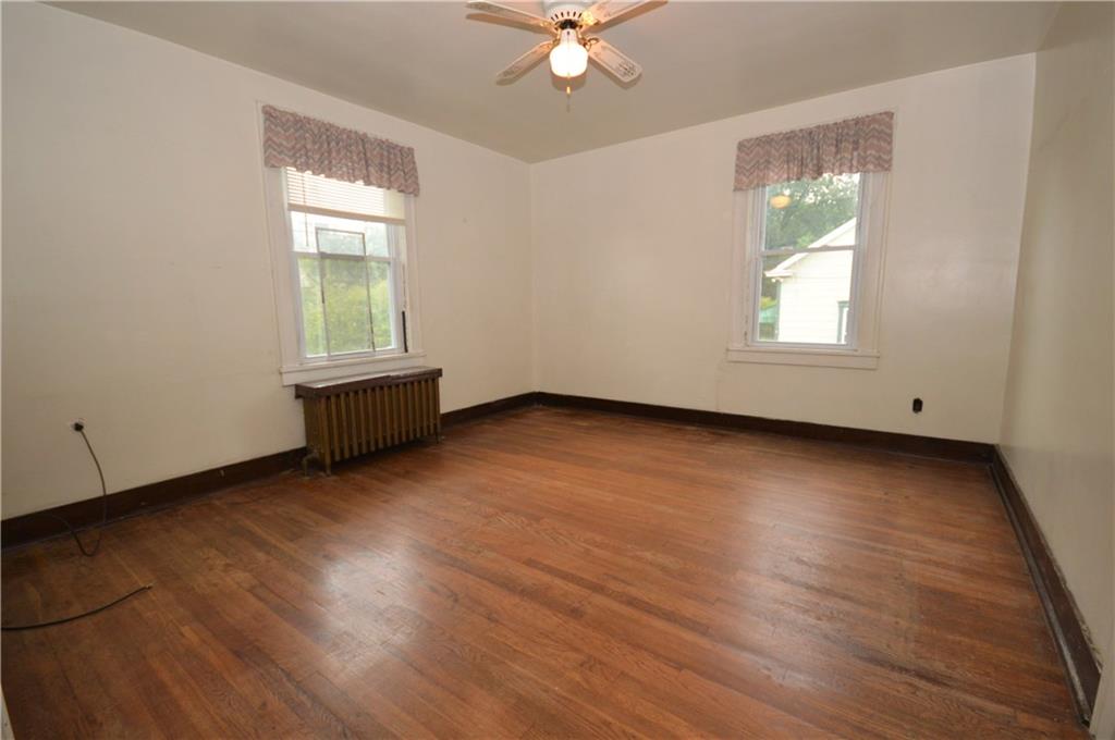 3674 Middletown Road Pittsburgh, PA 15204 - Photo 22 of 25 Bed room