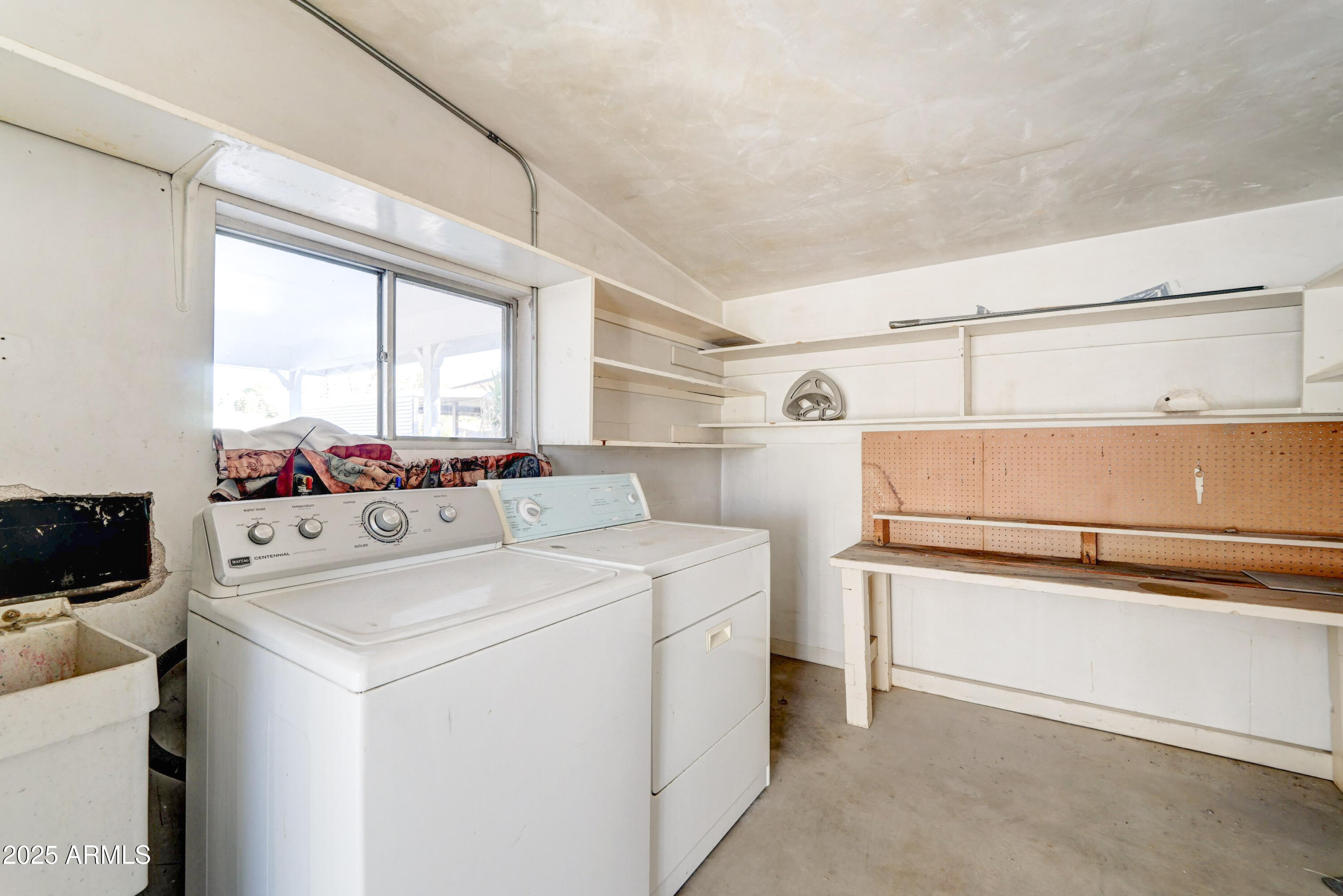 2039 West Northview Avenue Phoenix, AZ 85021 - Photo 26 of 30 a utility room with dryer and washer