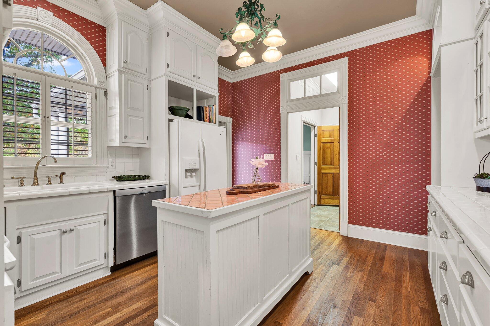 345 Morgan Road Charleston, TN 37310 - Photo 30 of 69 Kitchen with island